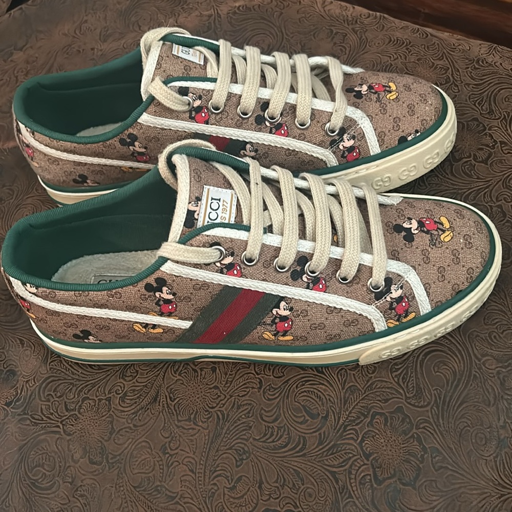 Gucci Disney tennis 1977 men’s size 10-Great used condition - Picture 2 of 4